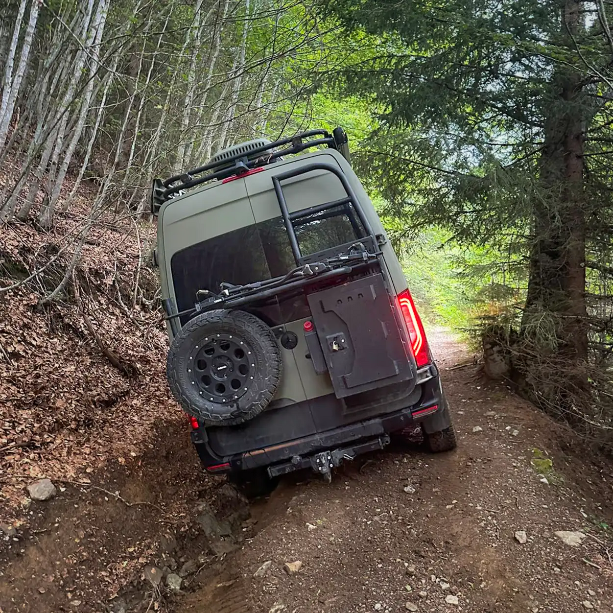 Tire Carrier - context 11