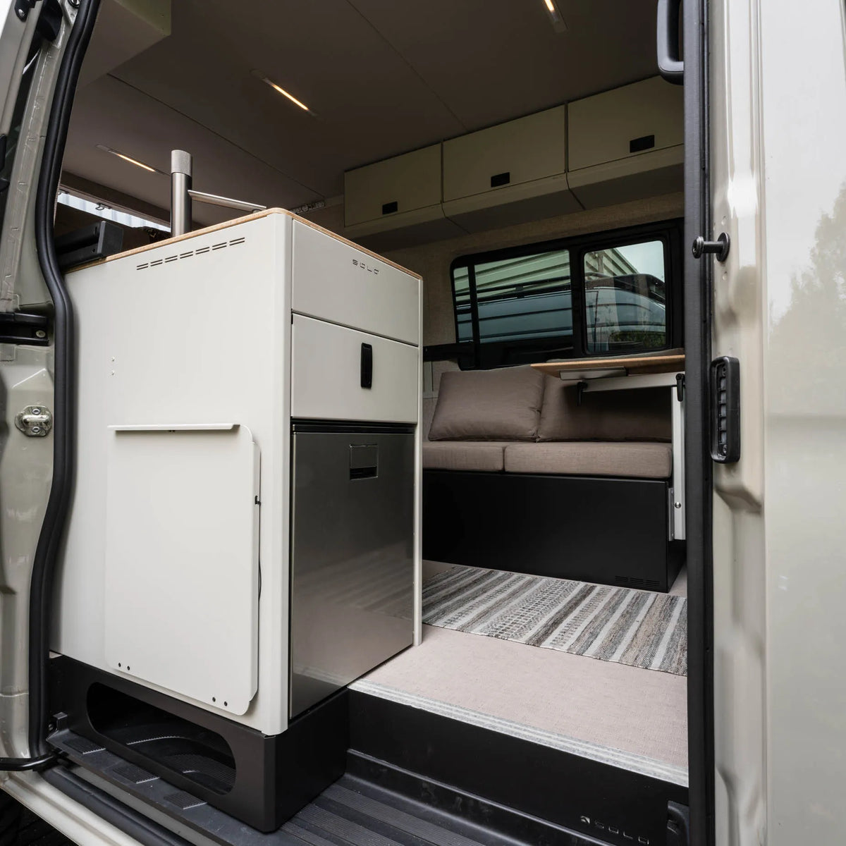 Solo Upper Cabinet 600 installed